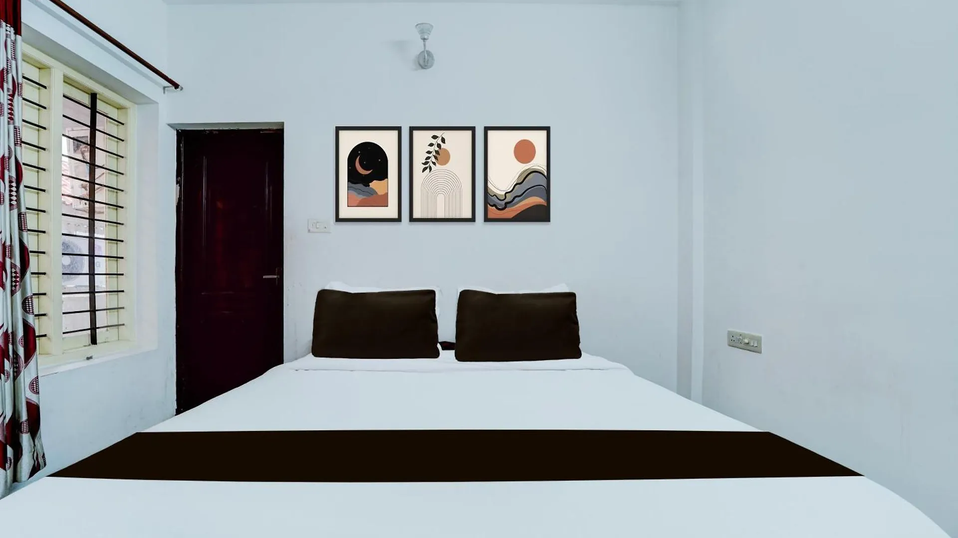 Hotel O Chembumukku Kakkanad Kochi