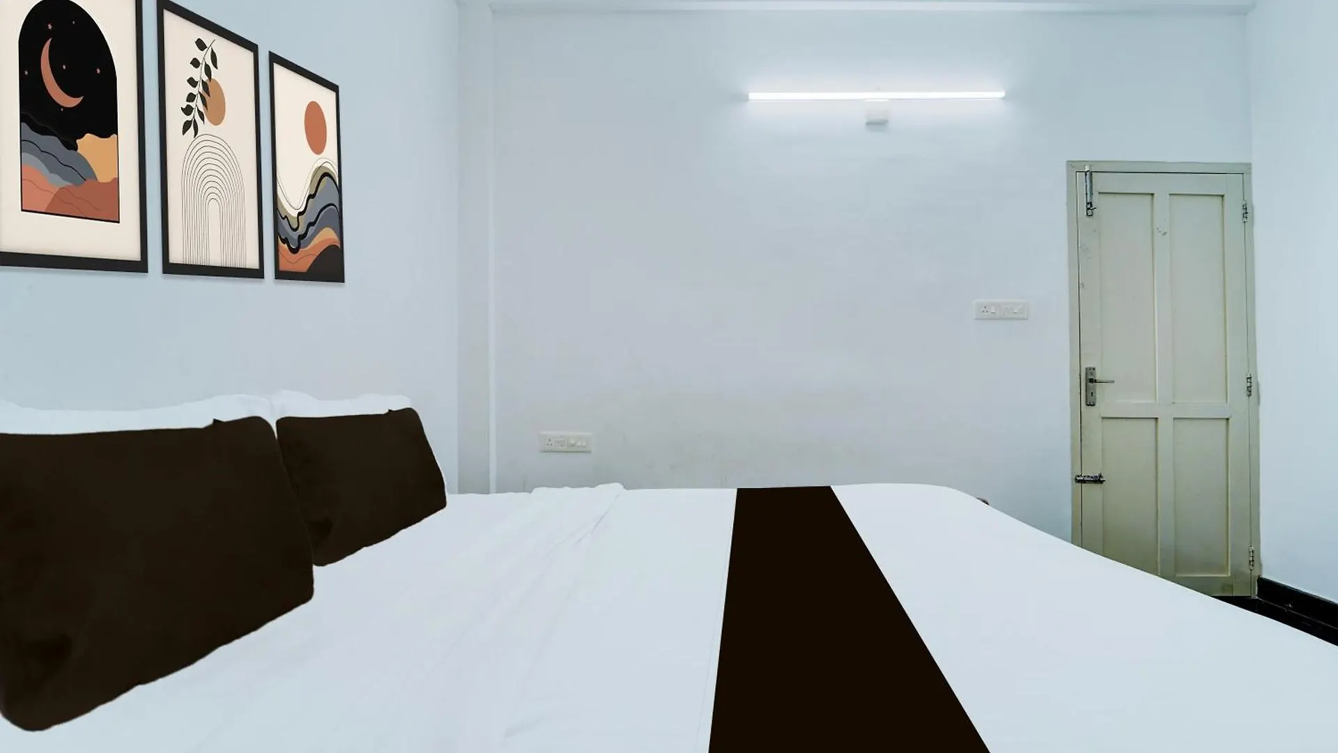 Hotel O Chembumukku Kakkanad Kochi