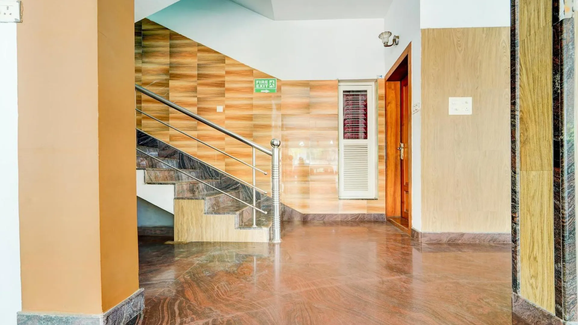 Hotel O Chembumukku Kakkanad Kochi