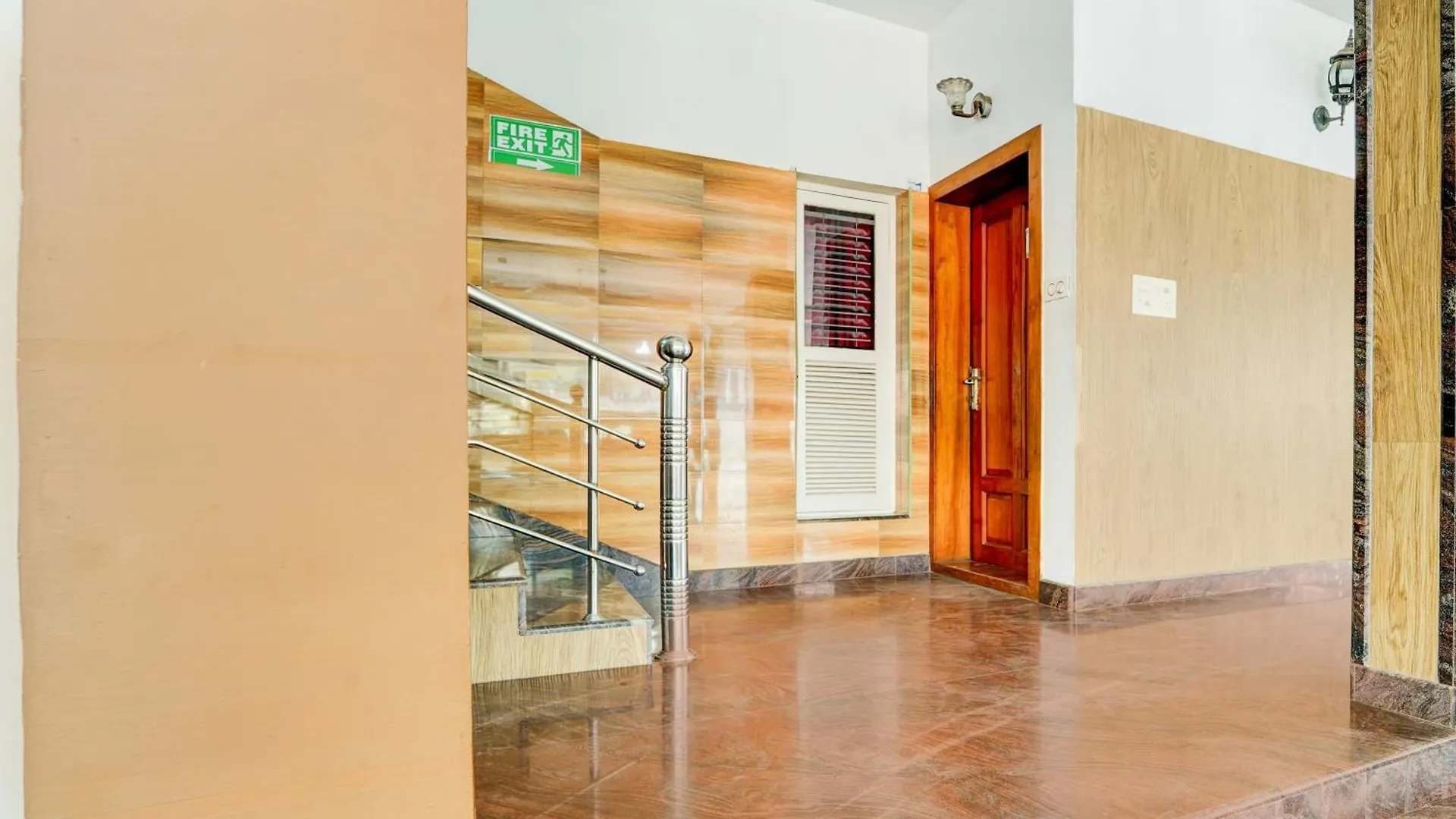 Hotel O Chembumukku Kakkanad Kochi