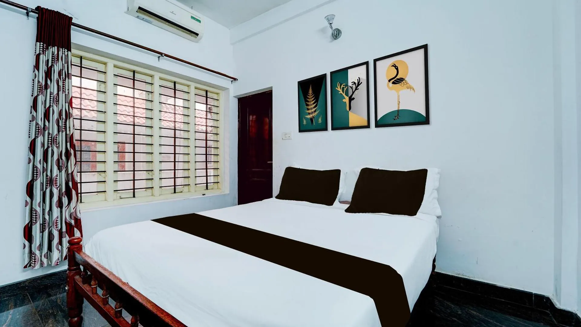 Hotel O Chembumukku Kakkanad Kochi
